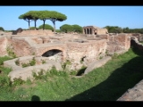 06315 ostia - regio iii - insula ix - domus dei dioscuri (iii,ix,1) - termen - suedseite - blick in ri raum q.jpg